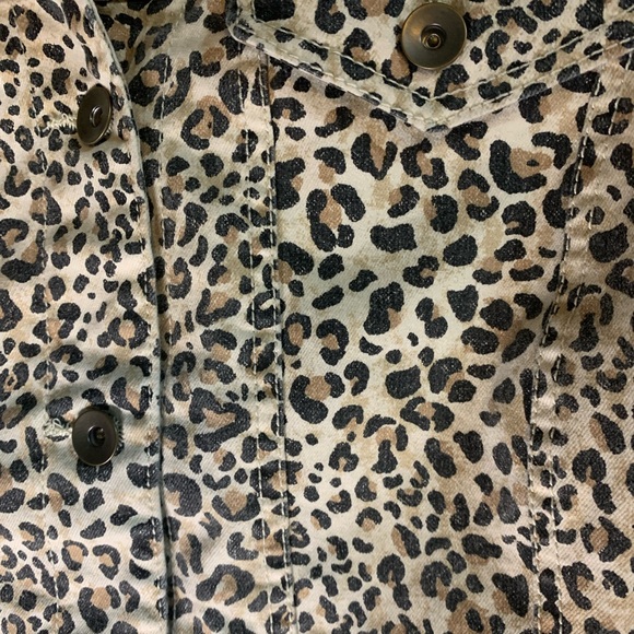 Eat 1948 Denim Size Medium Leopard Print Sleeveless Jean Jacket , 4 pockets - Picture 3 of 7